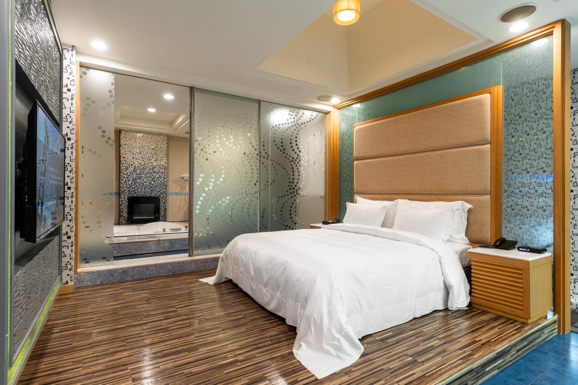 โอย่า บูทิก โมเทล สาขาซินหยิง Motel ภายนอก รูปภาพ