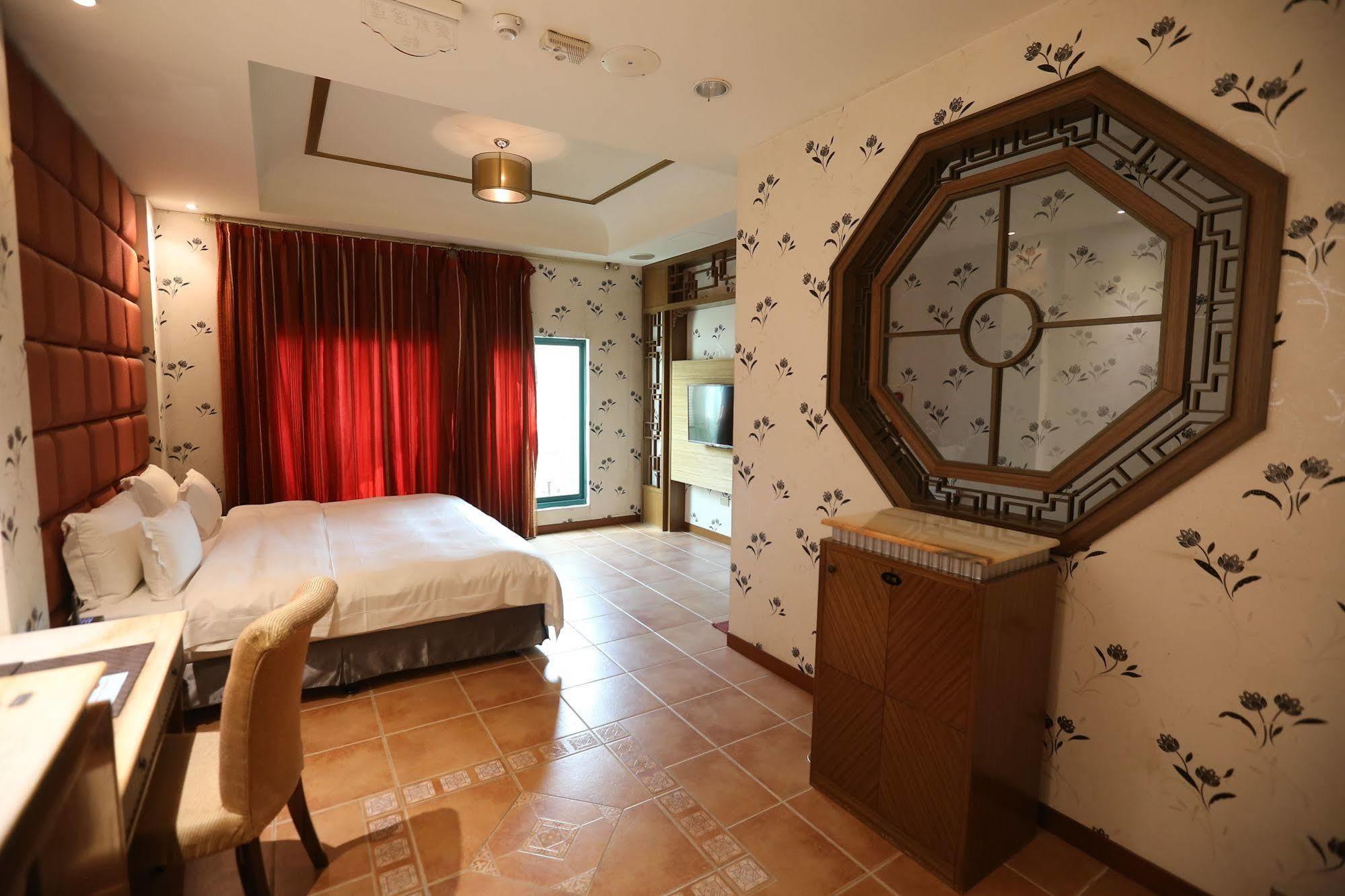 โอย่า บูทิก โมเทล สาขาซินหยิง Motel ภายนอก รูปภาพ
