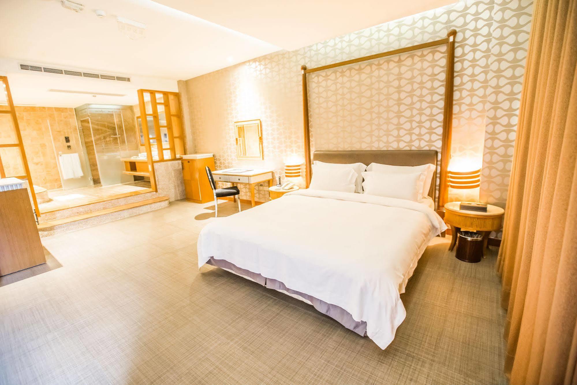 โอย่า บูทิก โมเทล สาขาซินหยิง Motel ภายนอก รูปภาพ